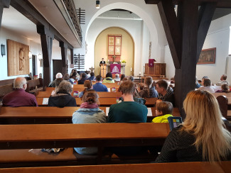 2025_11UhrFamilienkirche1